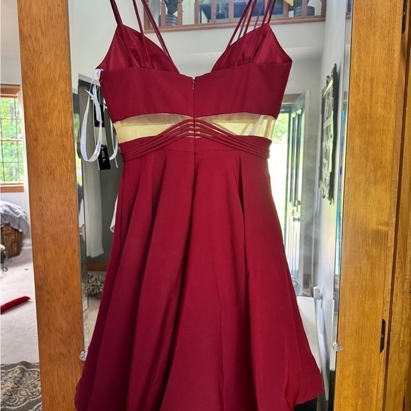 NWT Sherri Hill S15468 Burgundy Mini Dress Size 0  Strappy - Picture 4 of 6